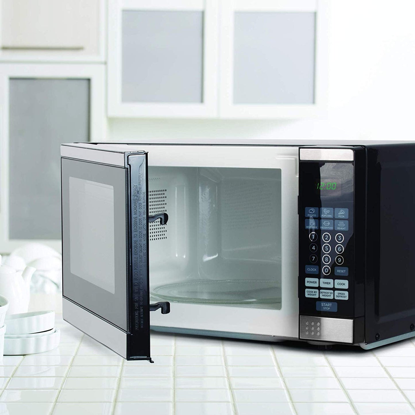 Commercial Chef CHM770SS Countertop Microwave Oven, 0.7 Cubic feet, Stainless Steel, Condition: New