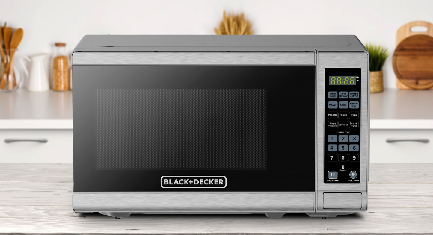 BLACK+DECKER 0.7 cu ft Countertop Microwave Oven in Black Stainless Steel