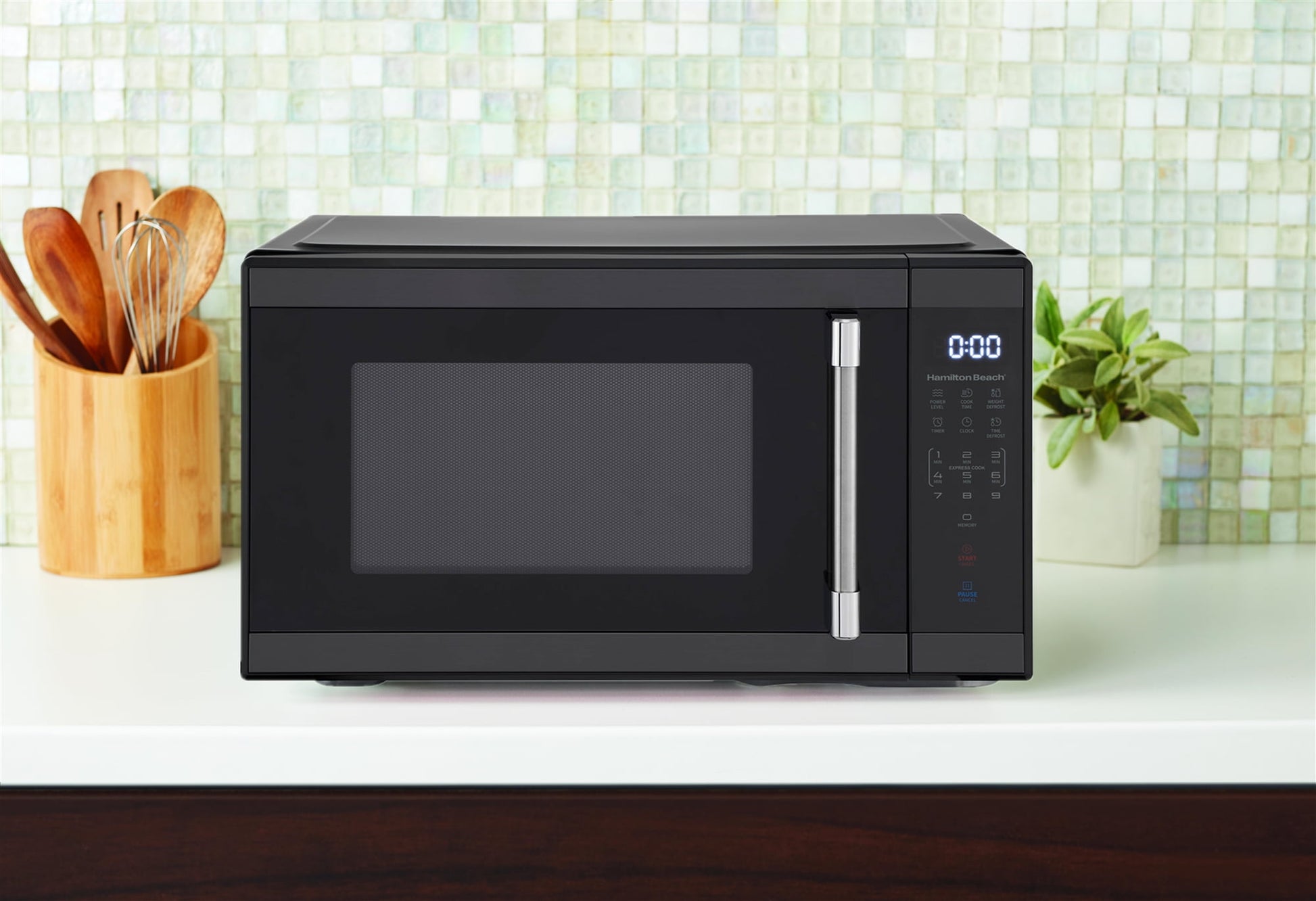 Hamilton Beach 1.1 cu ft Countertop Microwave Ovens in Black Stainless Steel