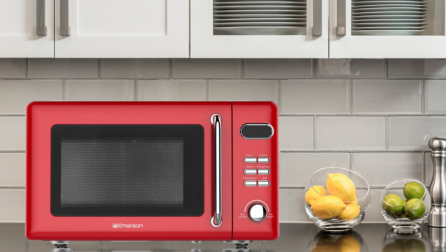 Emerson 0.7 Cu Ft, 700W Red Retro Countertop Microwave Oven, MWR7020RD