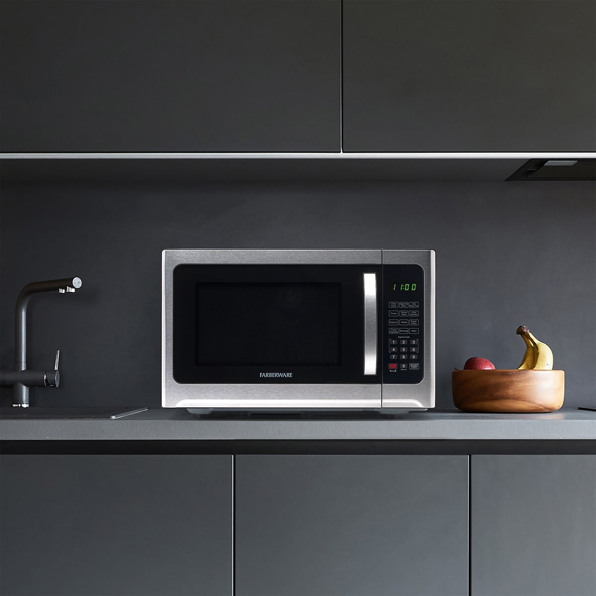 Farberware Countertop Microwave Oven with LED Lighting and Child Lock, 1.2 cu ft