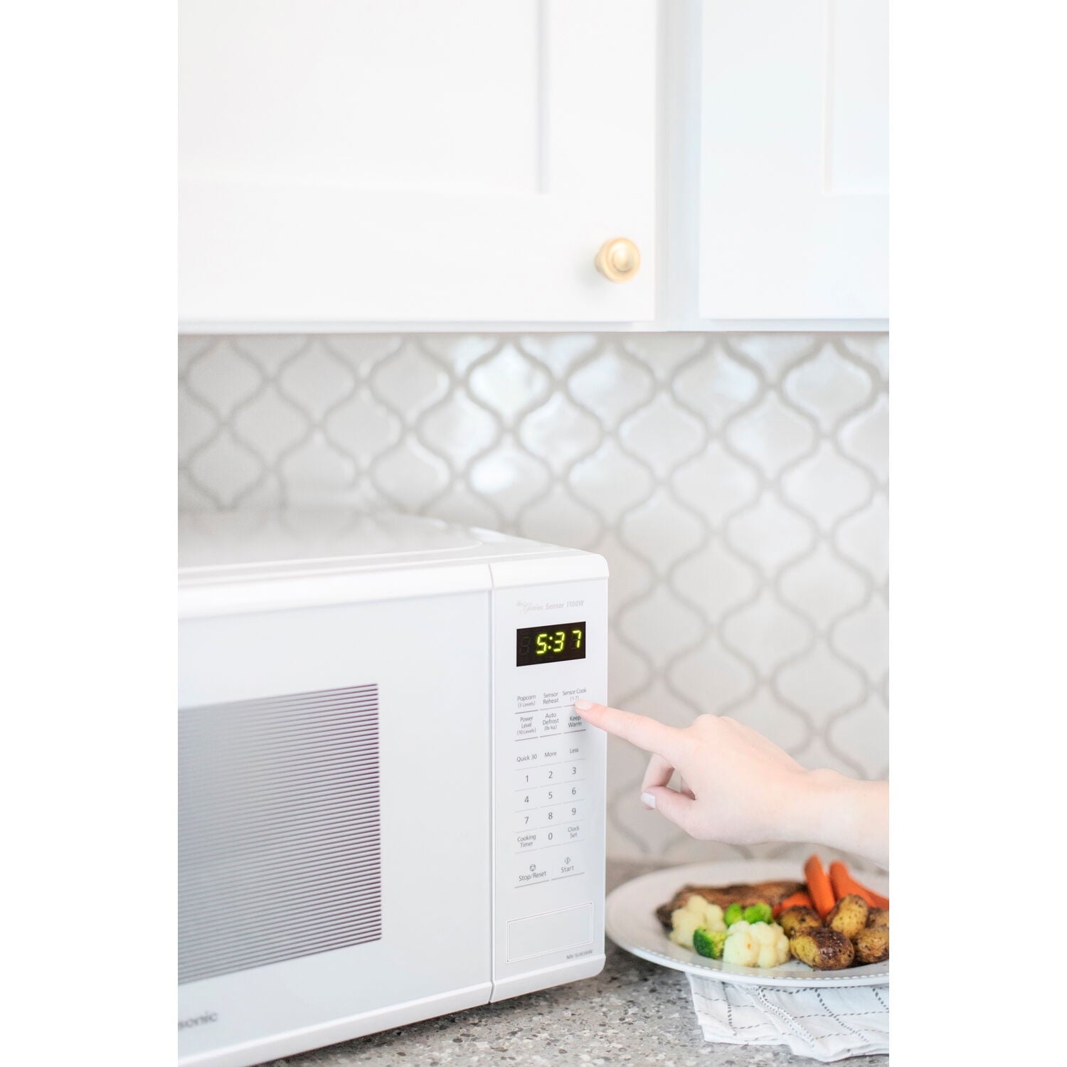 Panasonic  New 1.3 Cu. ft. 1100W Genius Sensor Countertop Microwave Oven in White