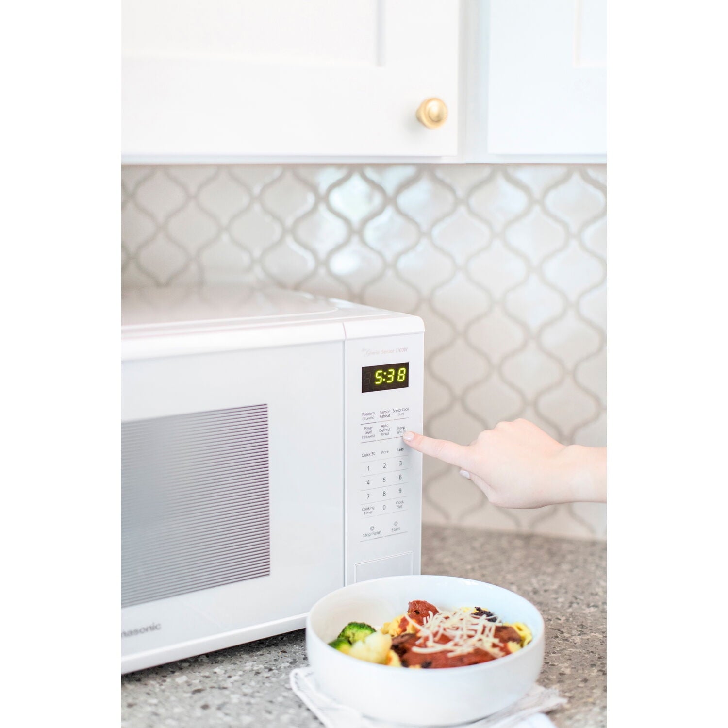 Panasonic  New 1.3 Cu. ft. 1100W Genius Sensor Countertop Microwave Oven in White