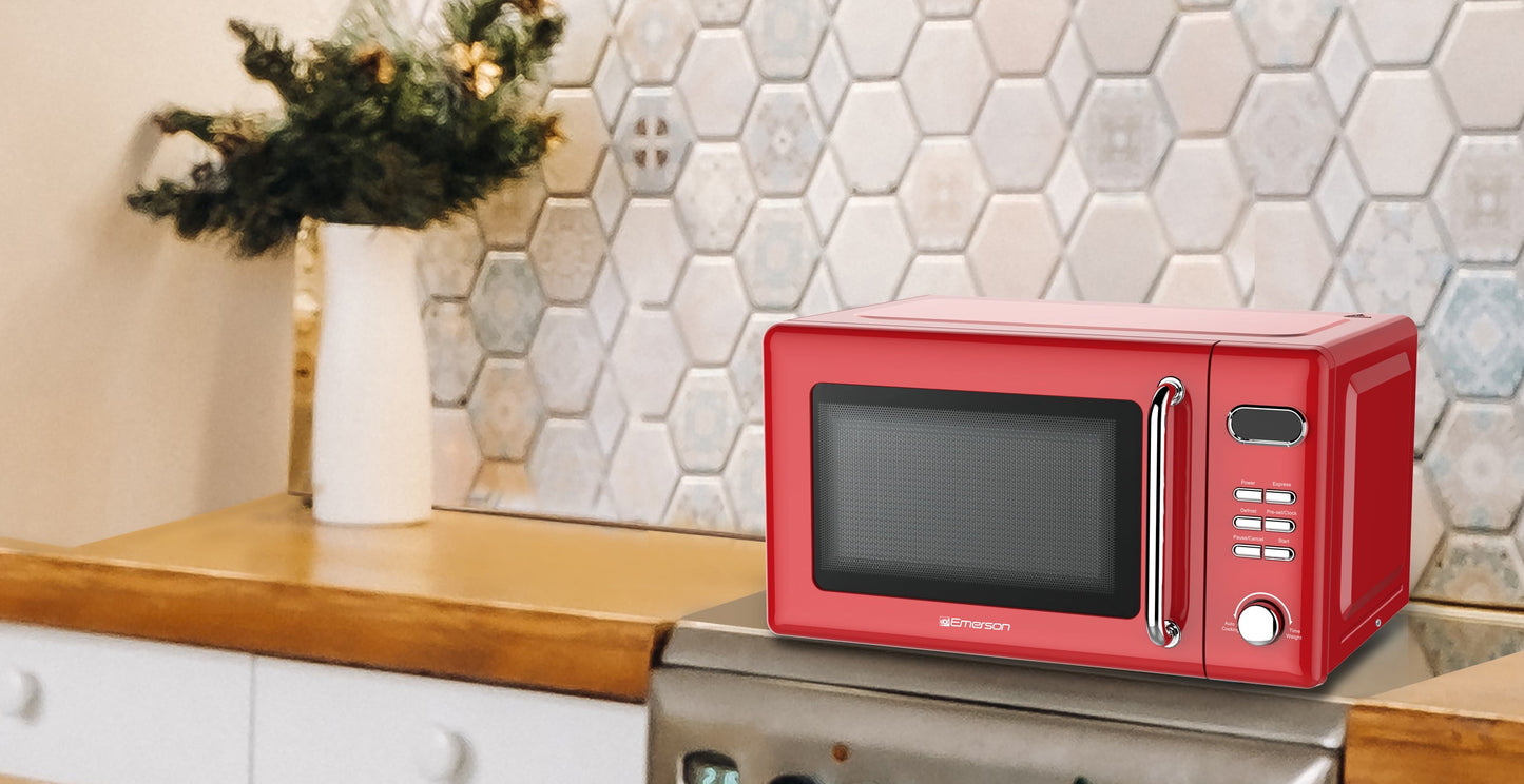 Emerson 0.7 Cu Ft, 700W Red Retro Countertop Microwave Oven, MWR7020RD