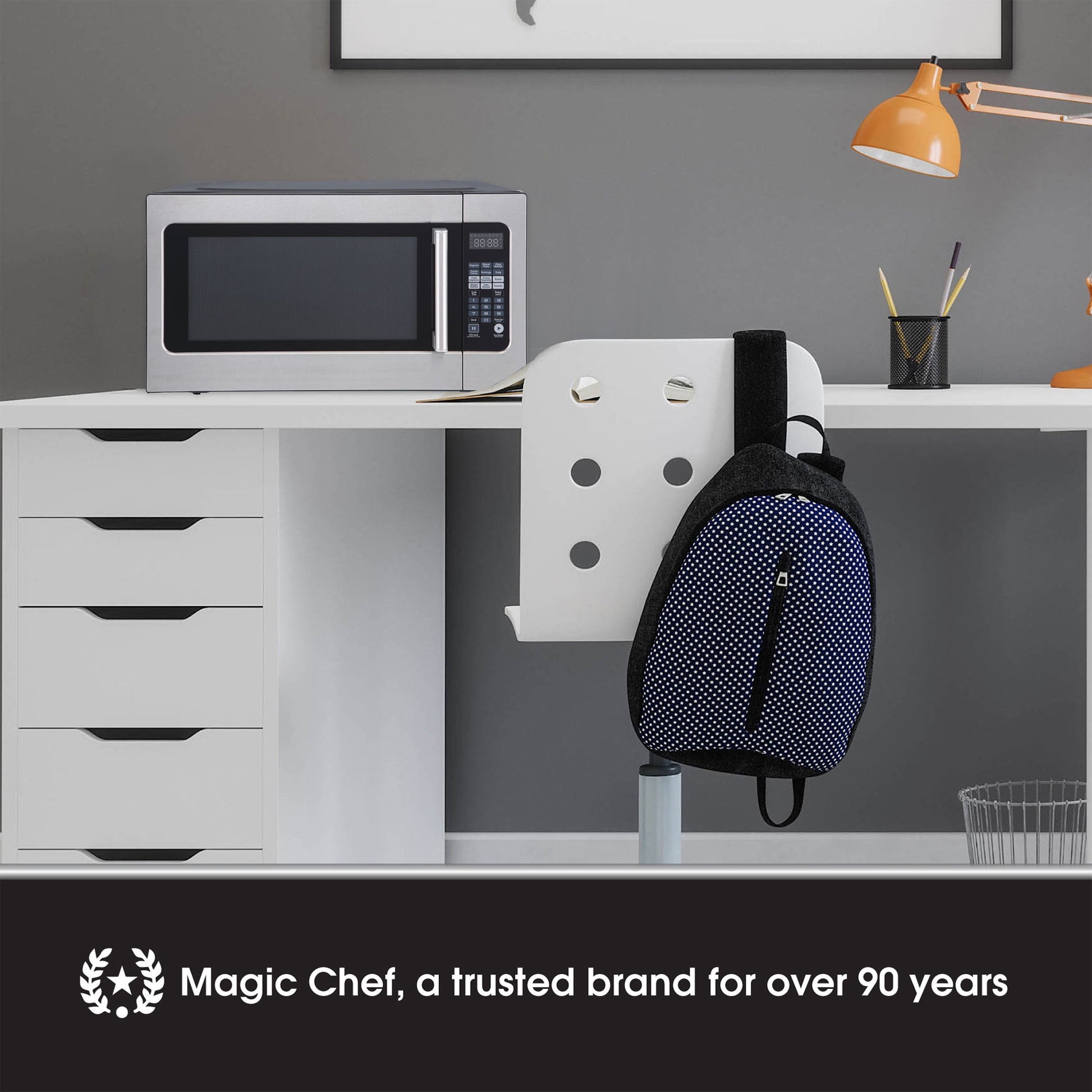 Magic Chef 2.2 cu ft Countertop Microwave Ovens in Silver Stainless Steel